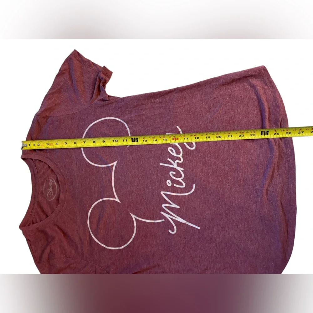 Disney‎ Women’s Maroon Mickey Tee Shirt Size Large